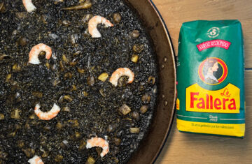 imagen receta Arroz negro: receta fácil y espectacular para sorprender a tus invitados