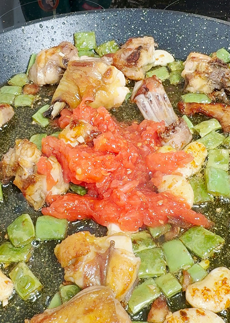 añadir tomate para paella mixta