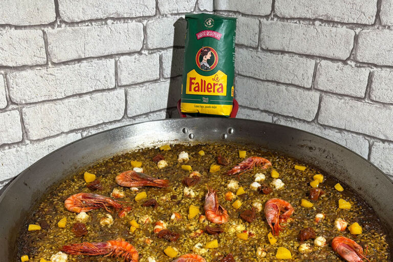 Foto de Paella con gambas: sencilla, sabrosa y lista para compartir
