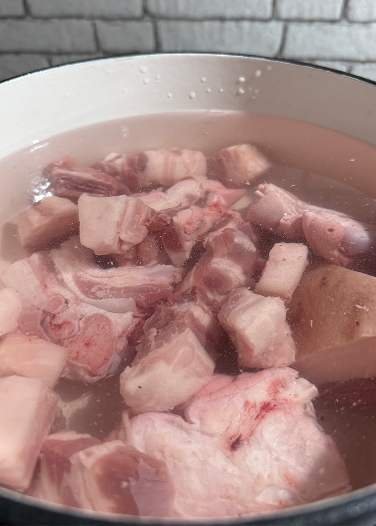 hervir carne para arros amb fesols i naps