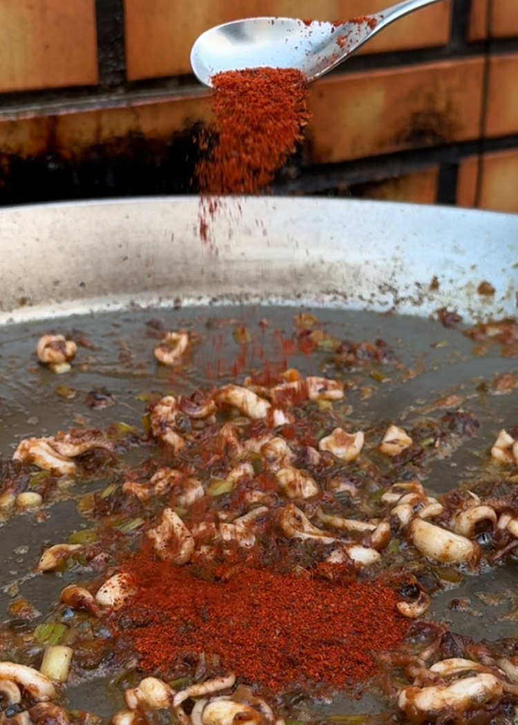 pimentón para arroz con pulpo y alcachofas