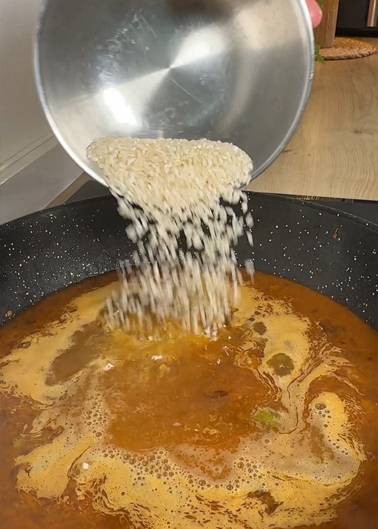 añadir arroz para arroz caldoso