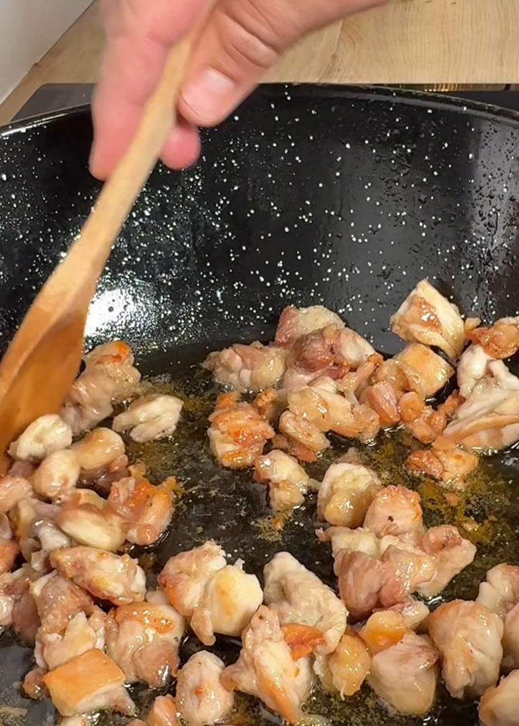 dorar pollo para arroz caldoso